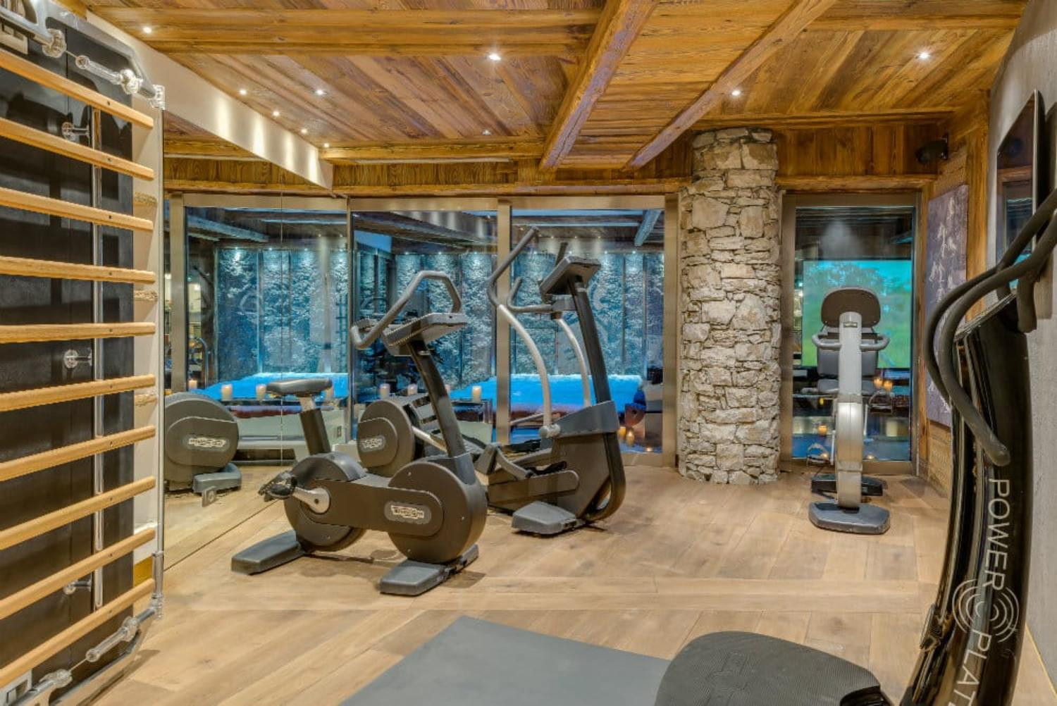 lhotse-gym-1466115 lhotse-gym-1466115