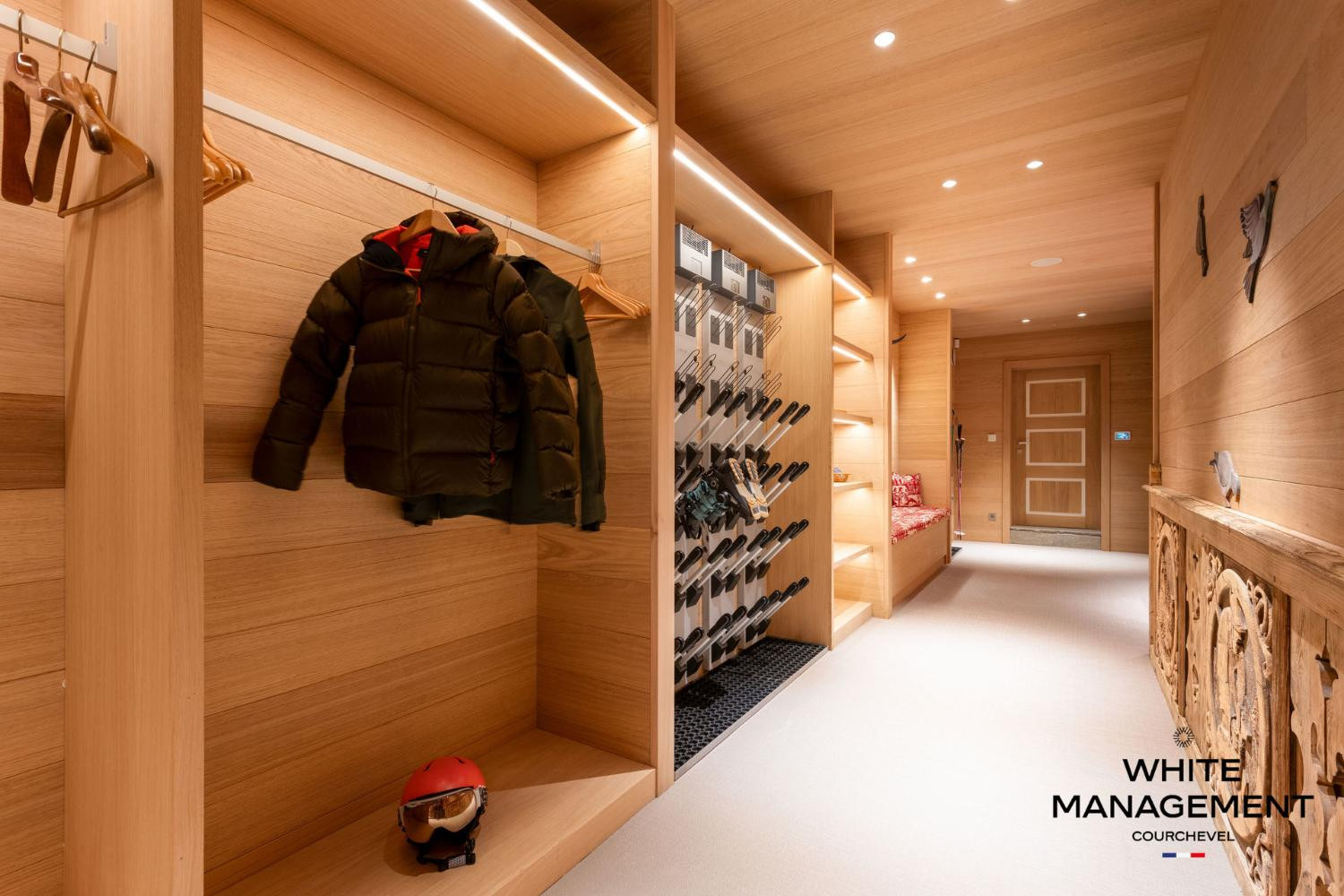 lofsnow-chalet-14-people-courchevel-1850-bellec-te-1-20-1464109