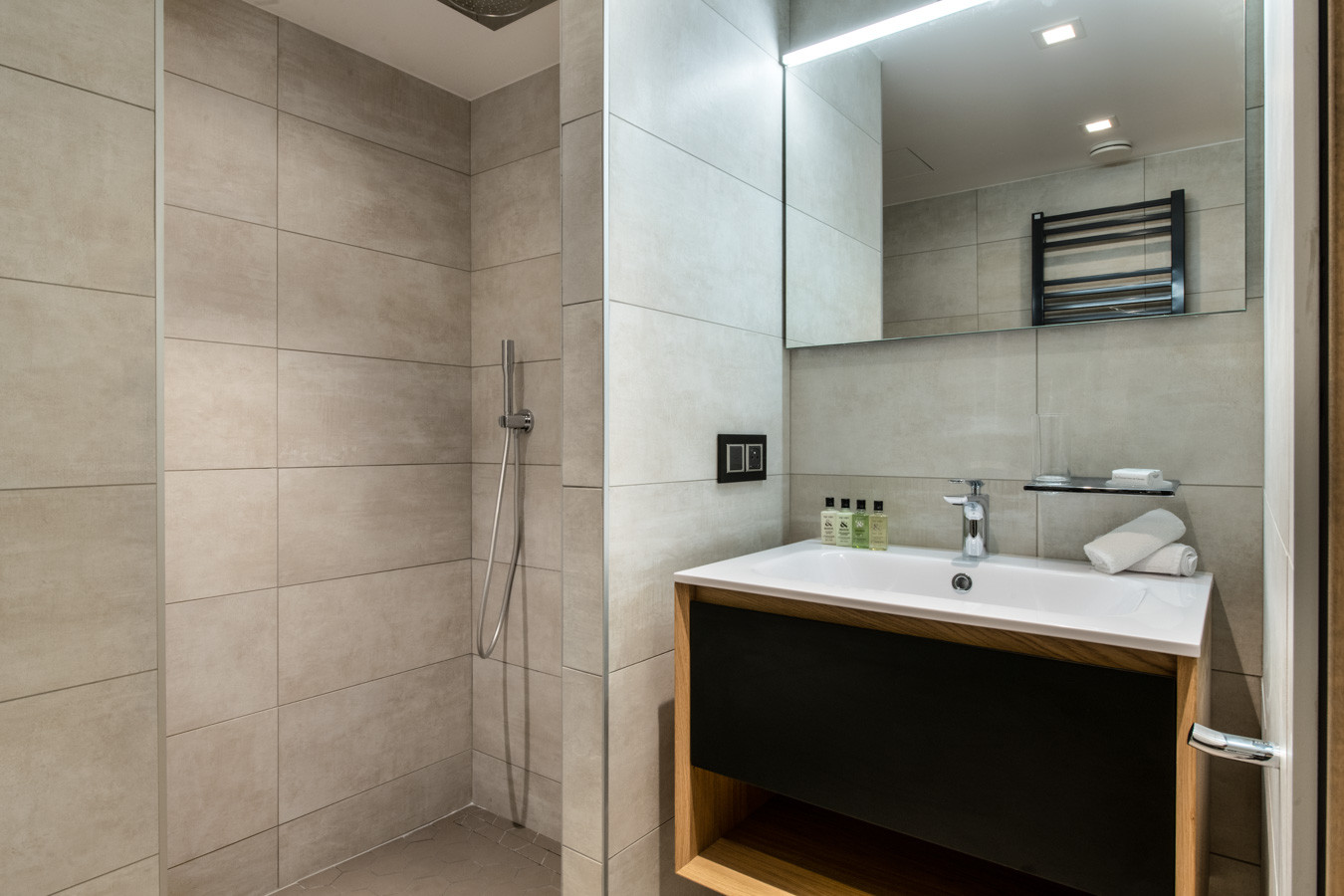 manali-lodge-dablam-dec19-06-761078