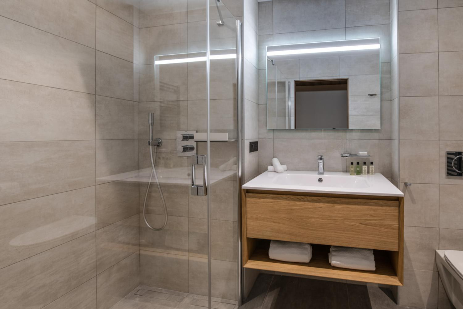 manali-lodge-kamet-dec19-06-768509