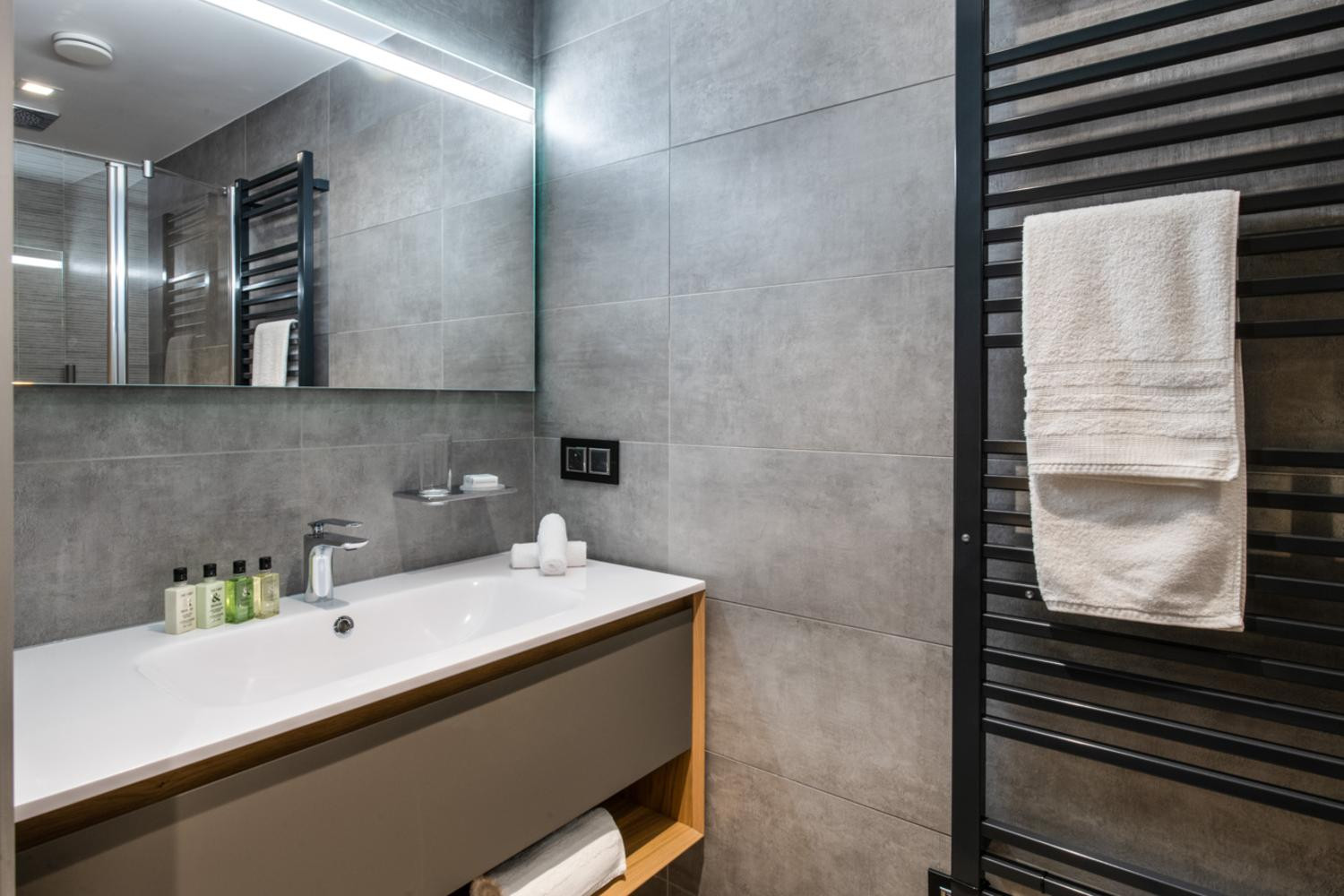 manali-lodge-kangto-dec19-09-768521