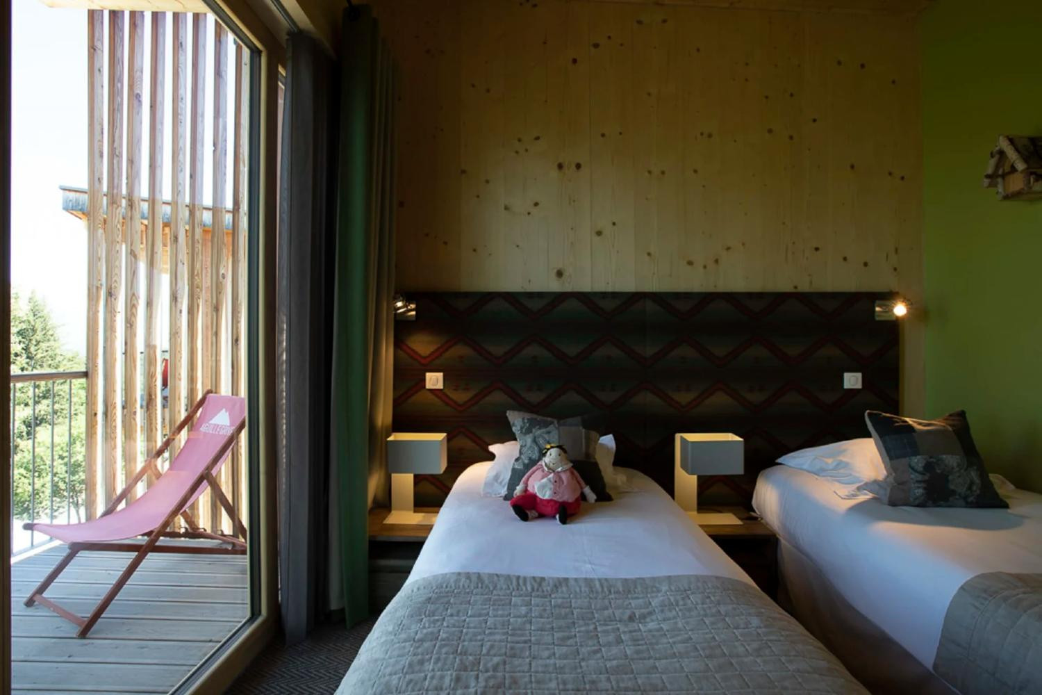 nakazggxmqhhoqa9nwj2-1449959