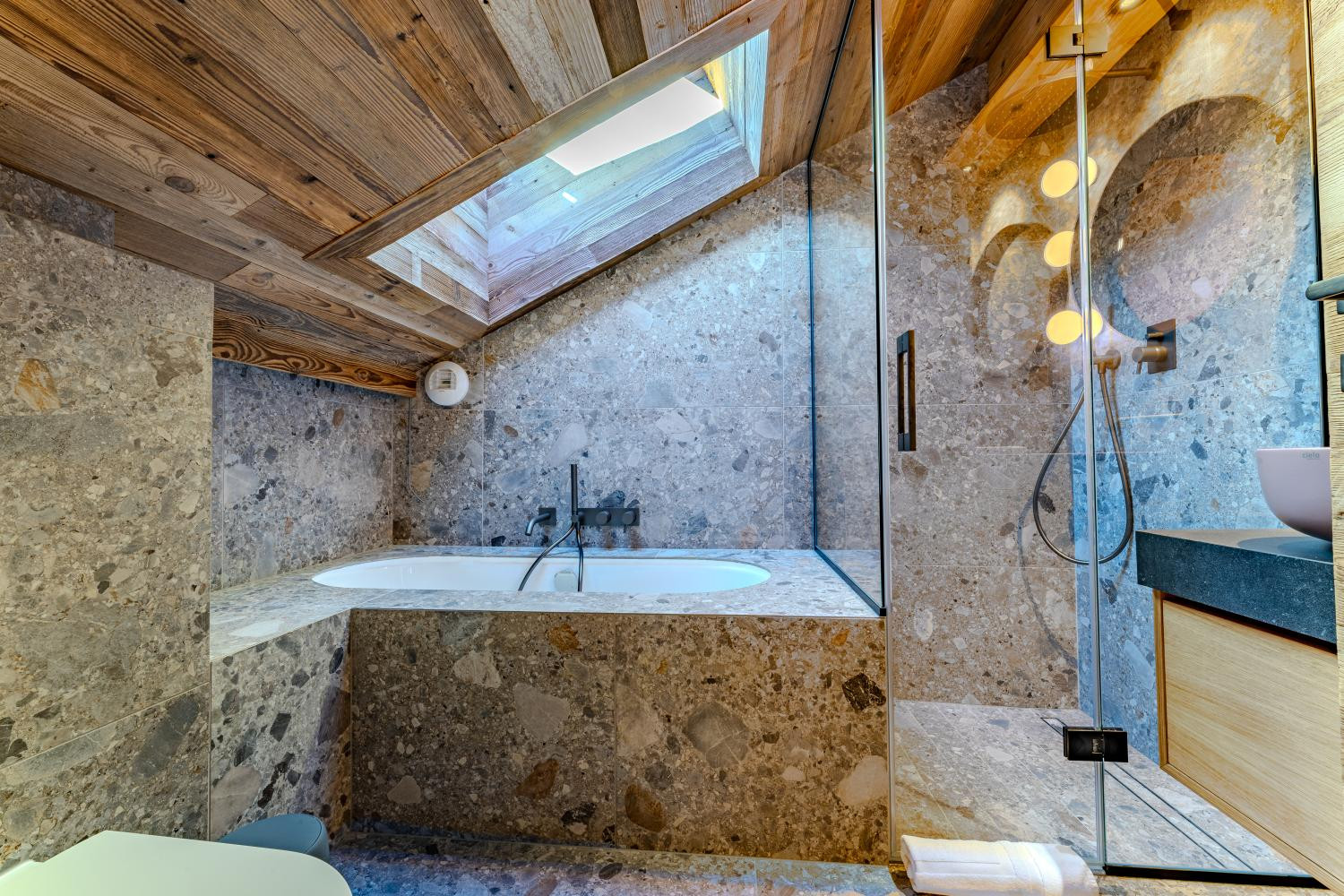 penthouse-502-fleur-des-alpes-m-ribel-11-1461924 penthouse-502-fleur-des-alpes-m-ribel-11-1461924
