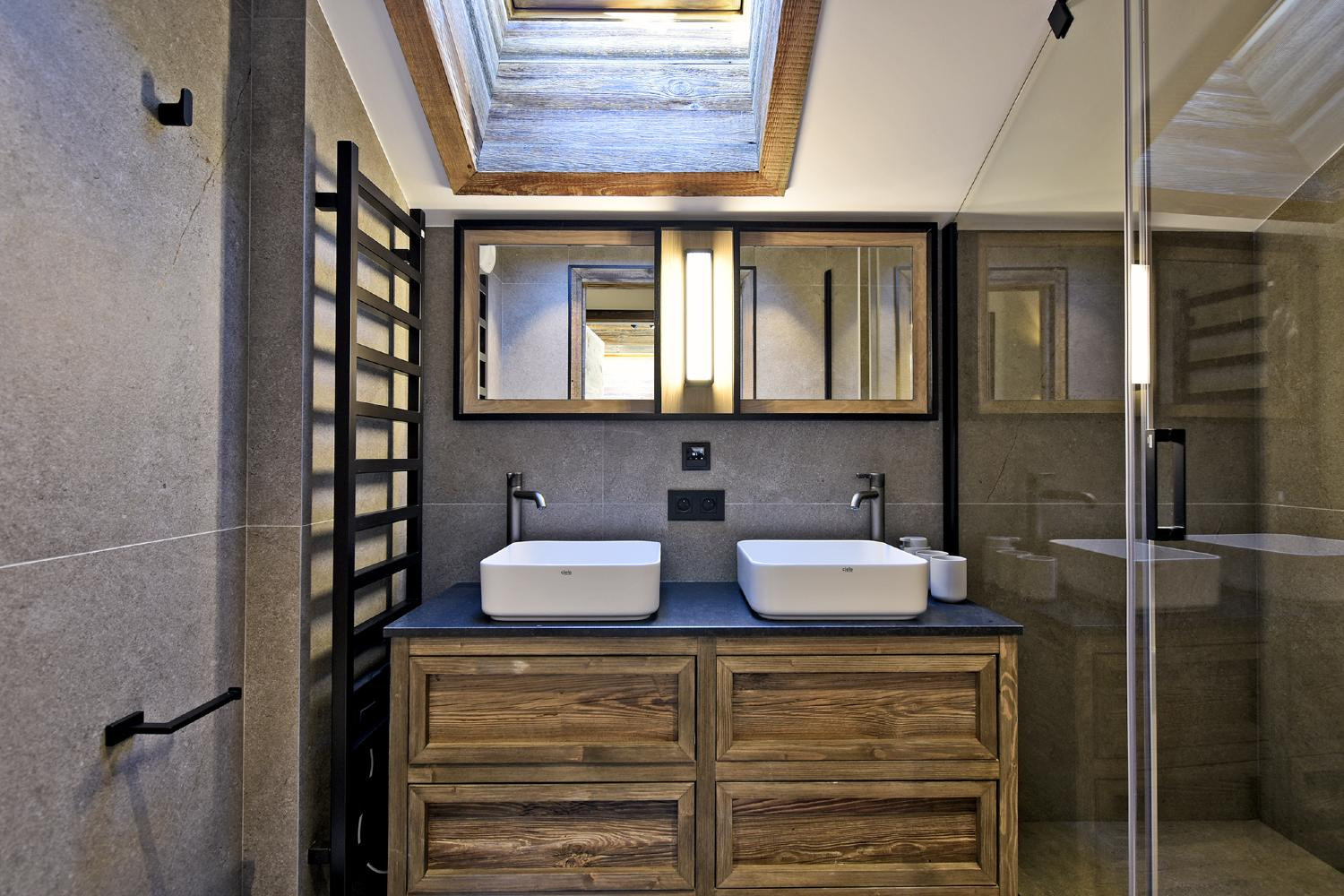 penthouse-merimad-lgcdp-meribel-bathroom-1454222