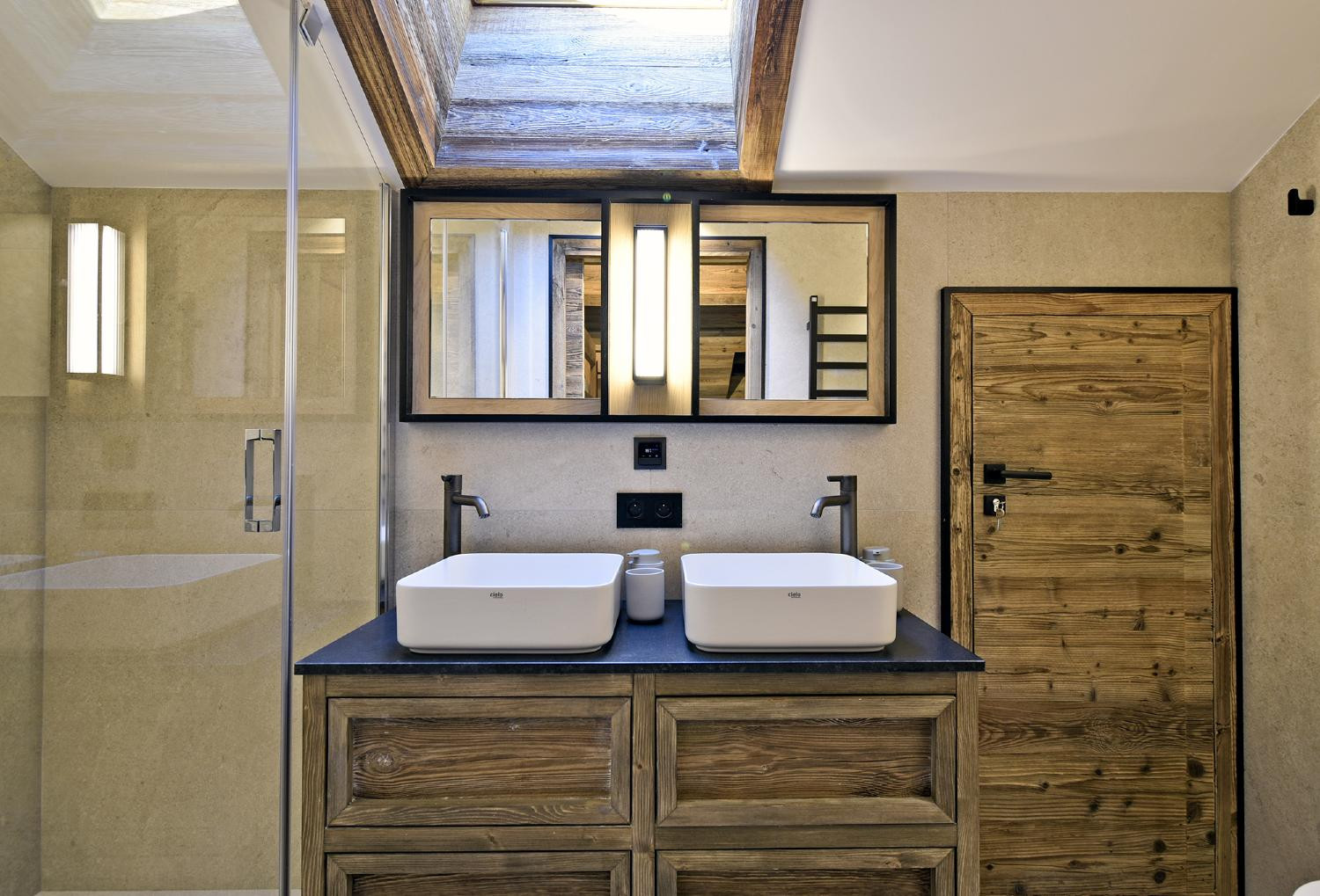 penthouse-merimad-lgcdp-meribel-bathroom-2-1454220