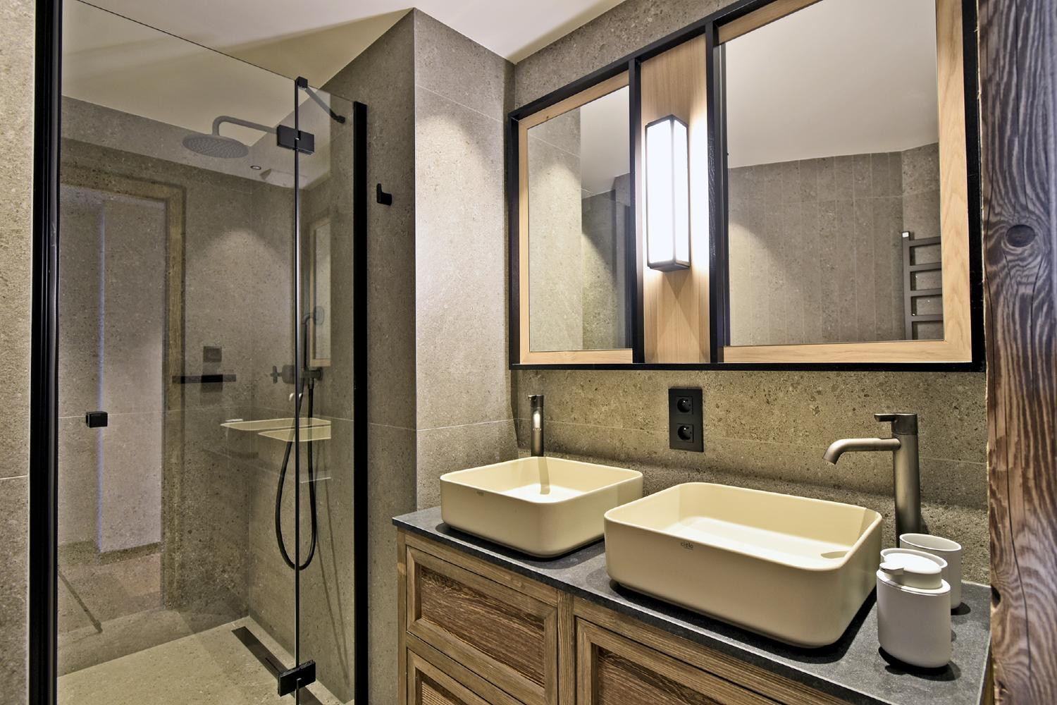 penthouse-merimad-lgcdp-meribel-bathroom-3-1454221