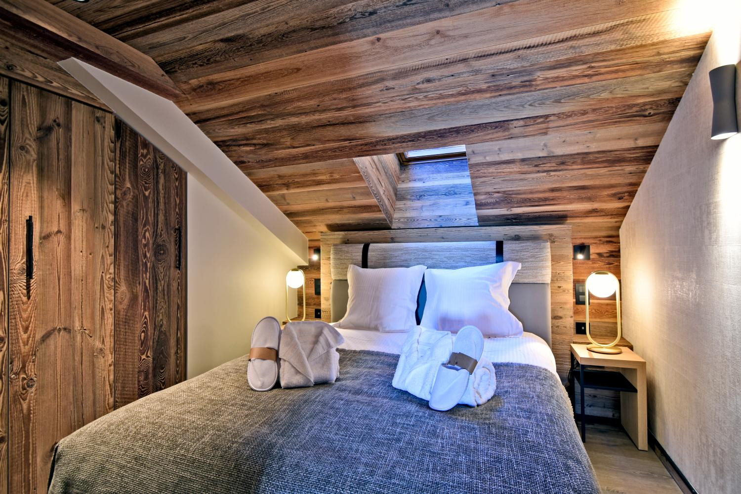 penthouse-merimad-lgcdp-meribel-bedroom-3-1454224