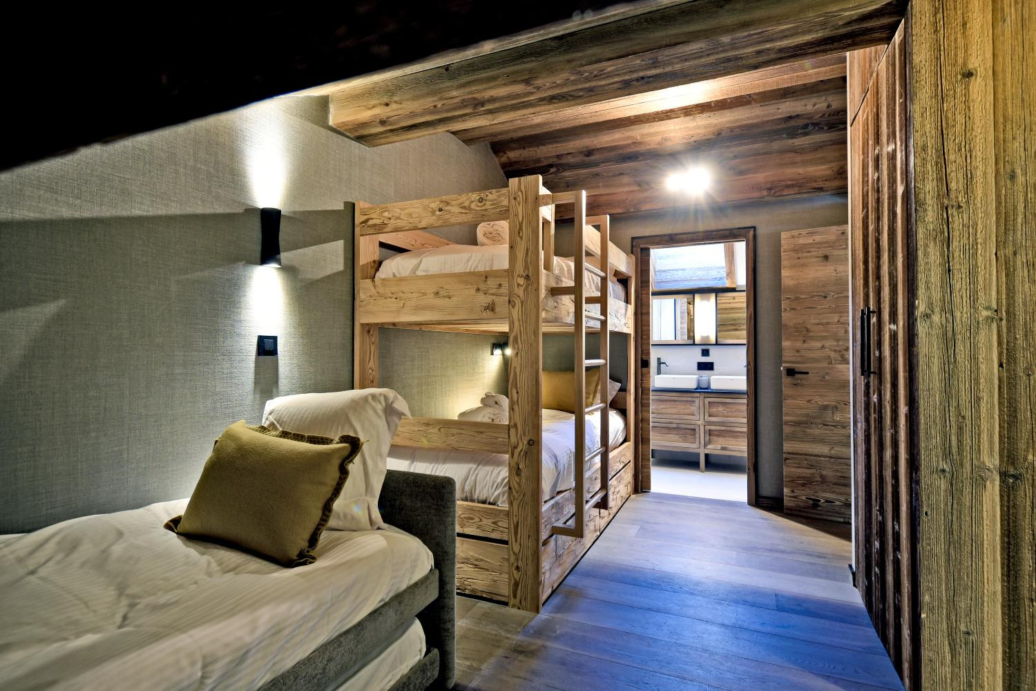 penthouse-merimad-lgcdp-meribel-bedroom-4-1454225