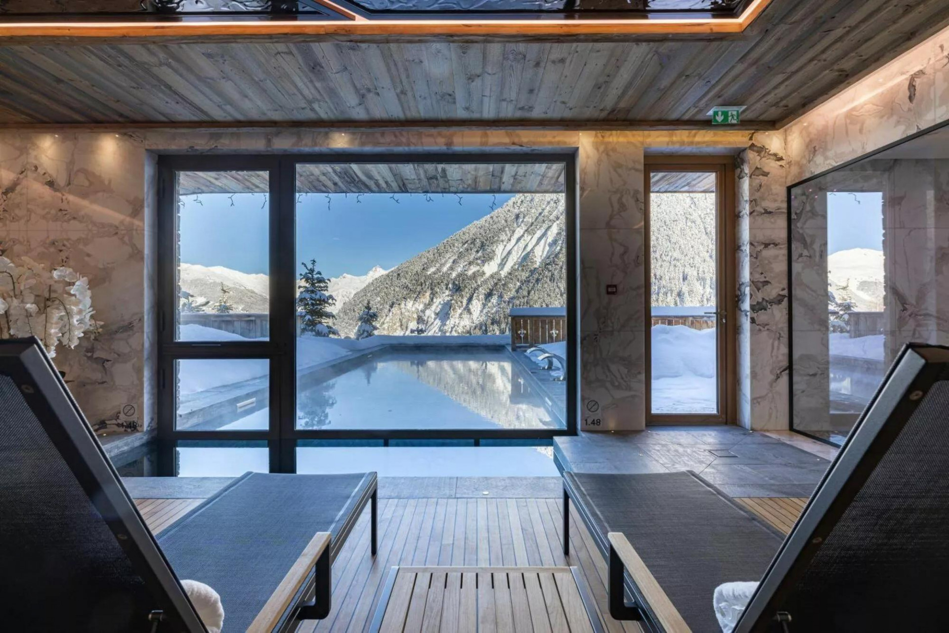 photos-bien-2120-indoor-outdoor-heated-pool-in-sud-resort-spa-fitness-at-ultima-courchevel-beleveadeare-1450312