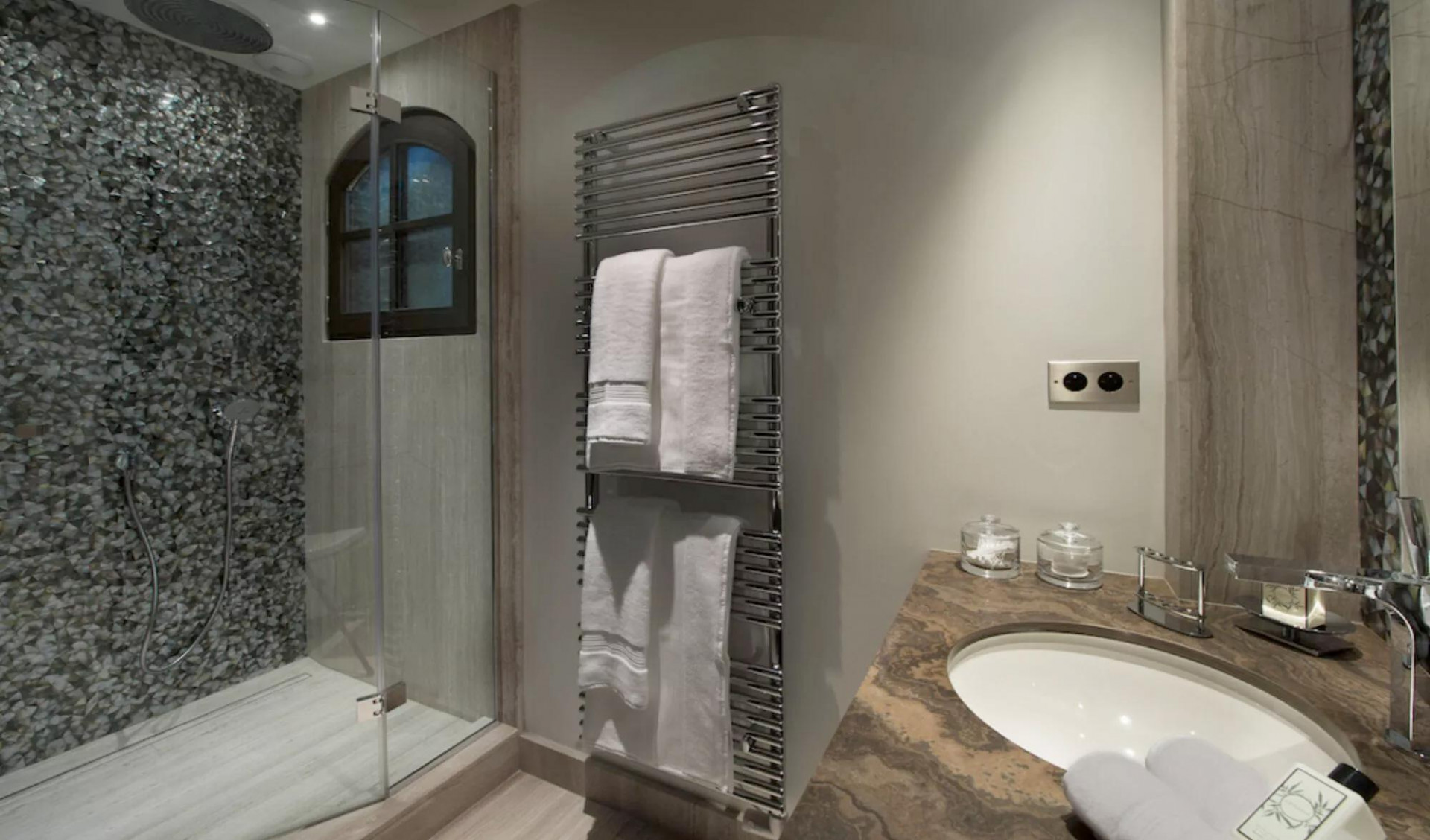 photos-bien-929-21coquelicot-bathroom-5-1450349