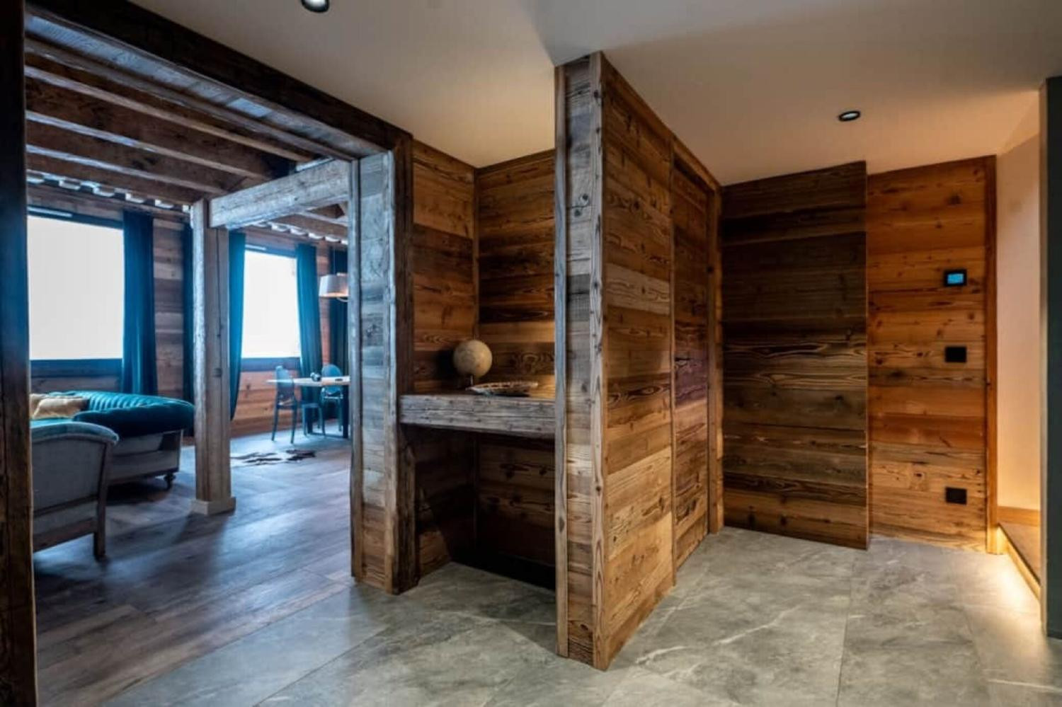 riva-entrance-1450018