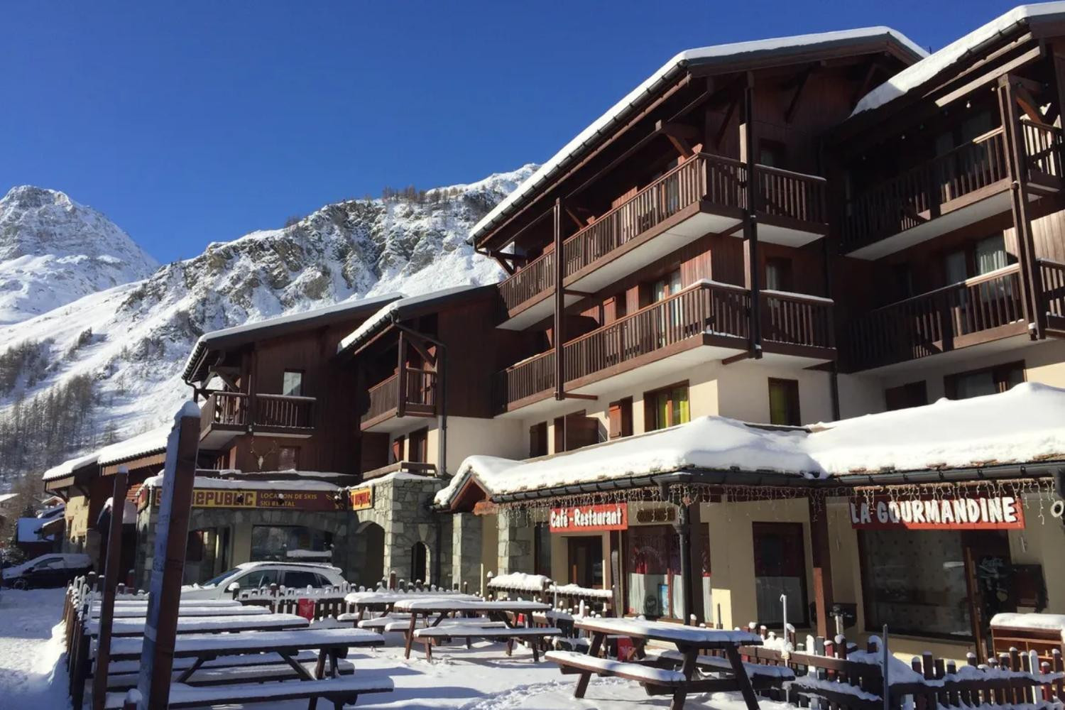 rond-point-des-pistes-1466007 rond-point-des-pistes-1466007