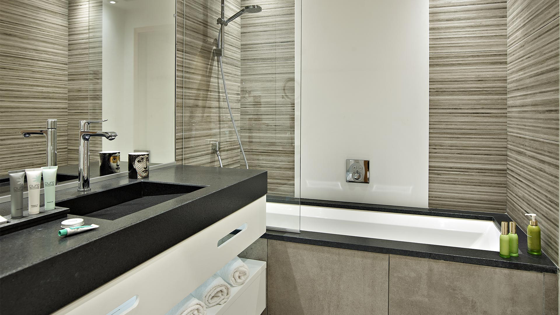 salle-de-bains-appartement-ra-sidence-alexane-mgm-ha-tels-ra-sidences-479-22