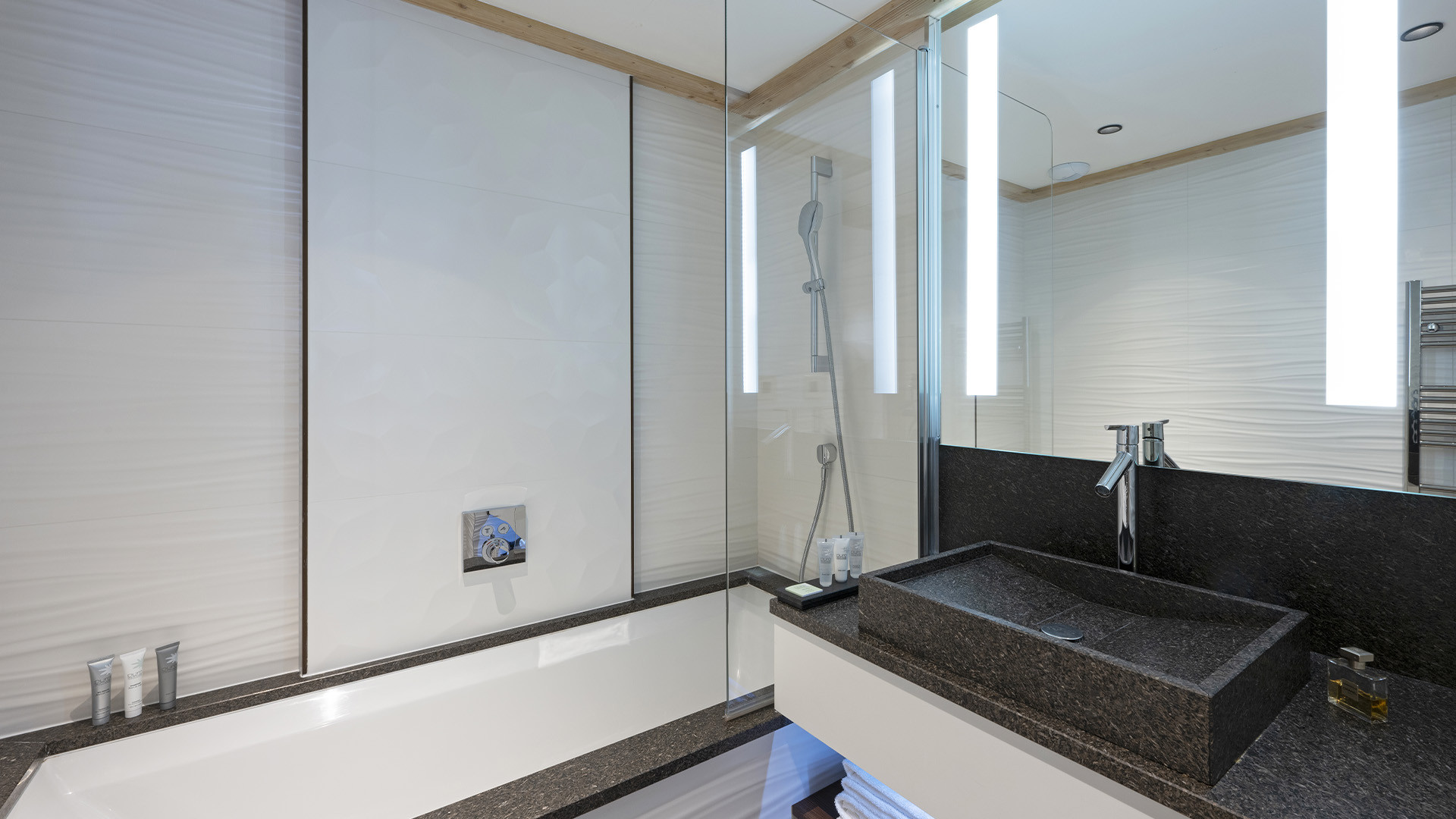 salle-de-bains-appartement-residence-anitea-mgm-hotels-residences-31139-128