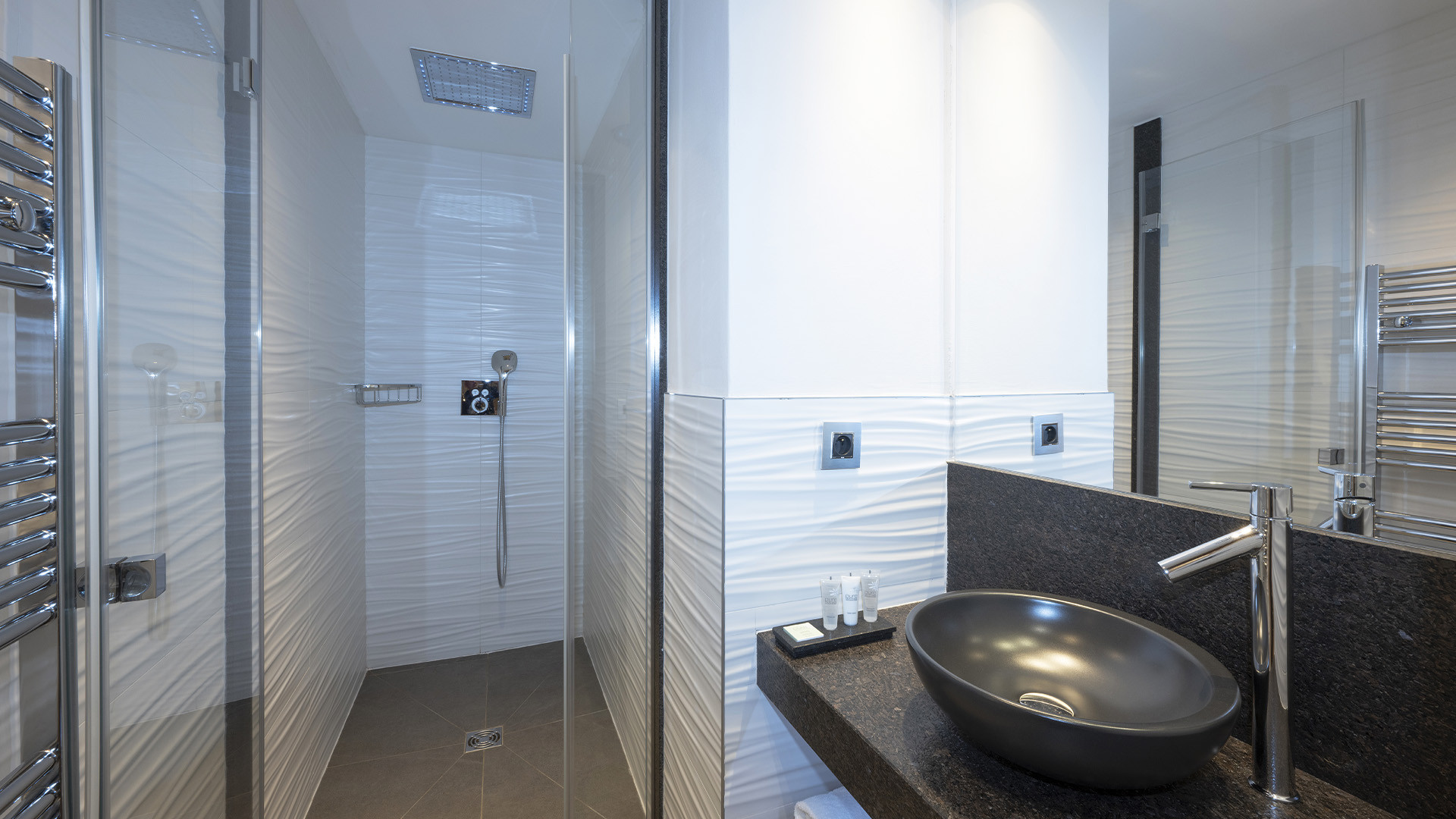 salle-de-douche-appartement-residence-anitea-mgm-hotels-residences-31143-126