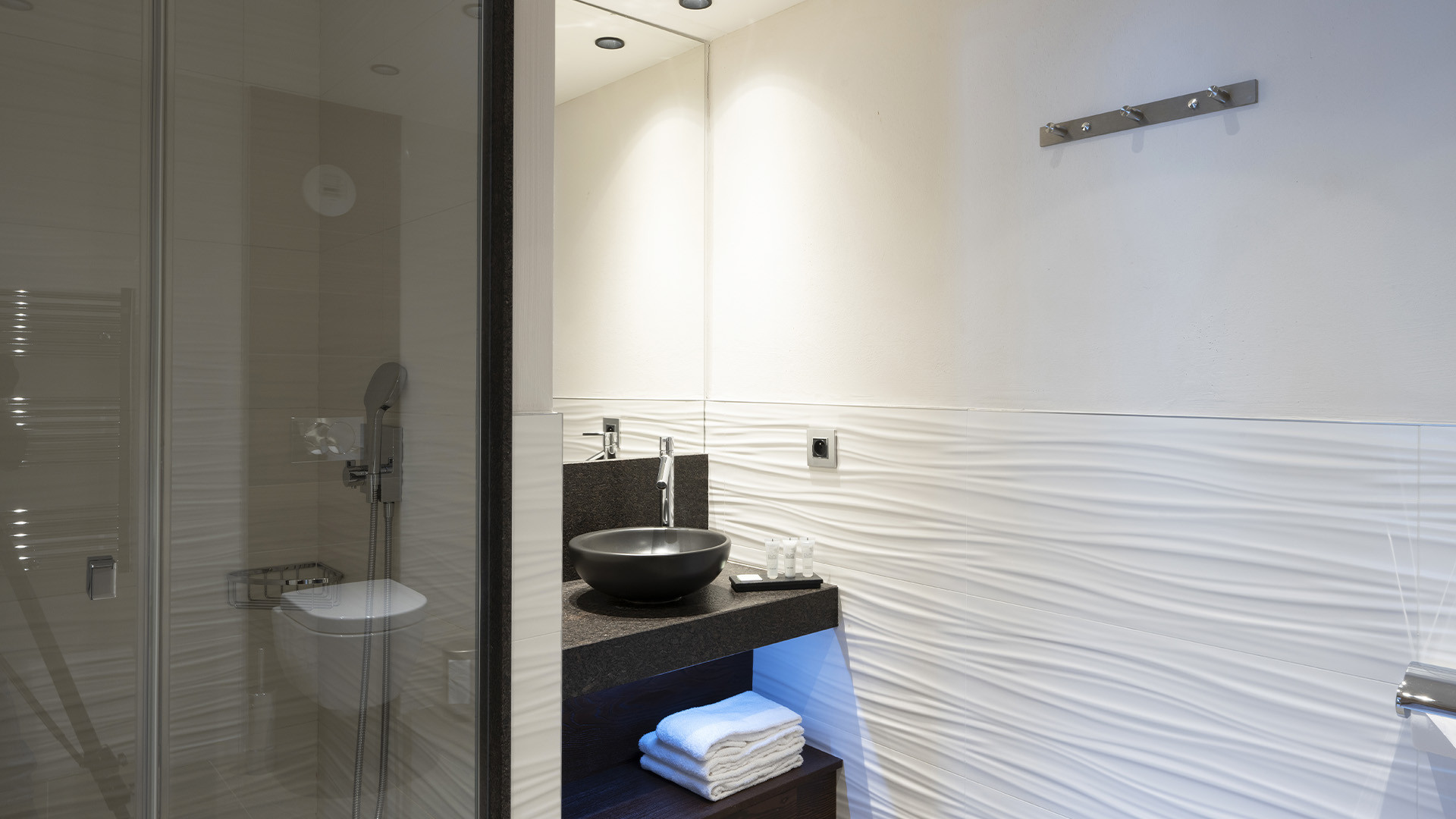 salle-de-douche-appartement-residence-anitea-mgm-hotels-residences-31145-123