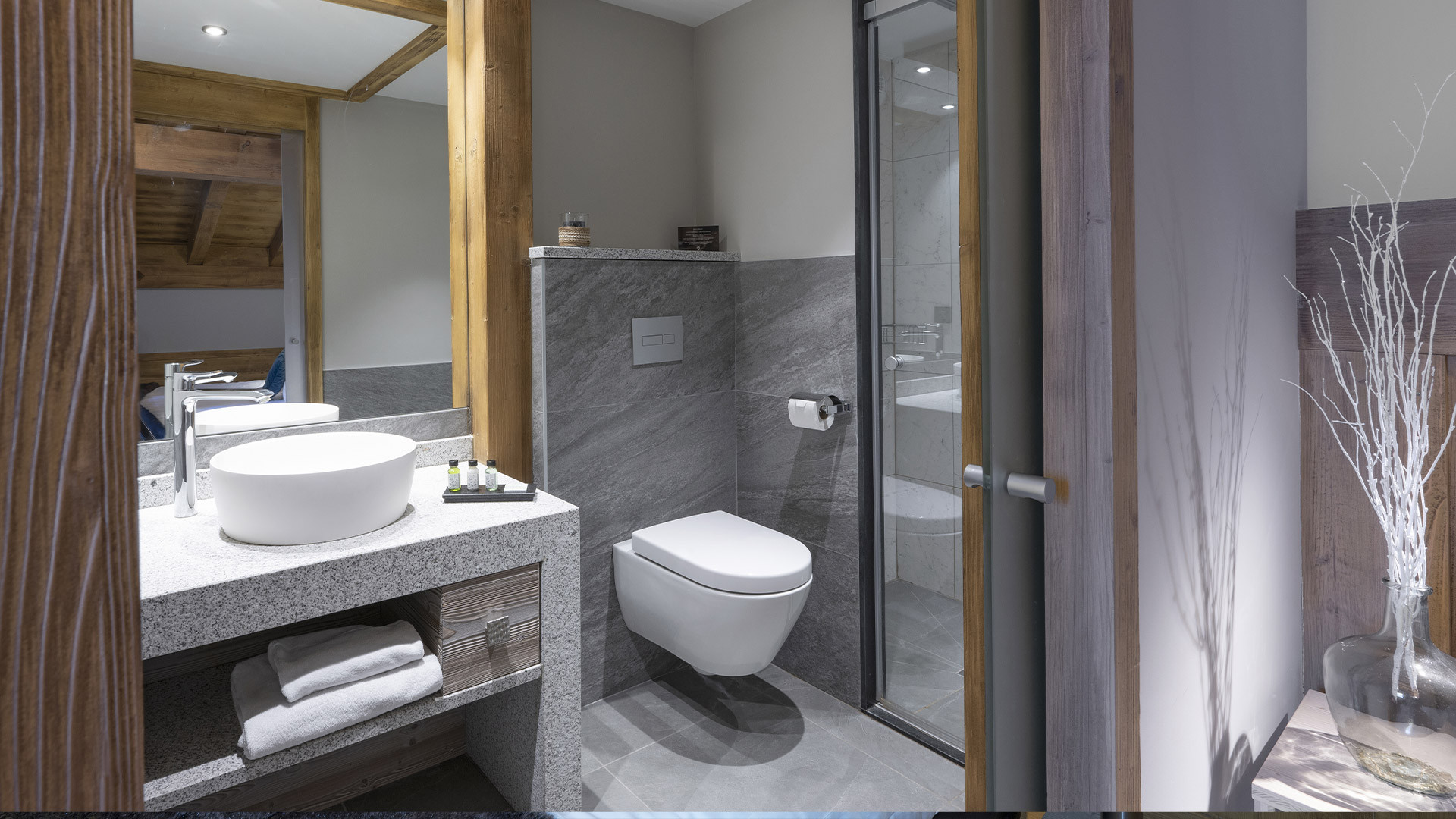 salle-de-douche-appartement-residence-chalets-elena-mgm-hotels-residences-19800-149