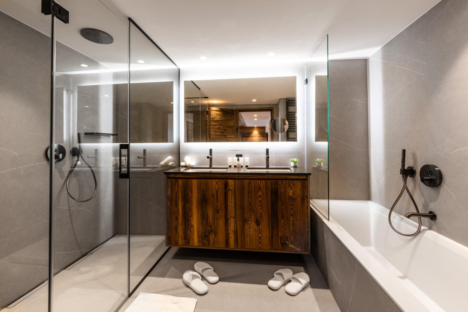 silverstone-valdisere-philippe-gal-a01-025-799043