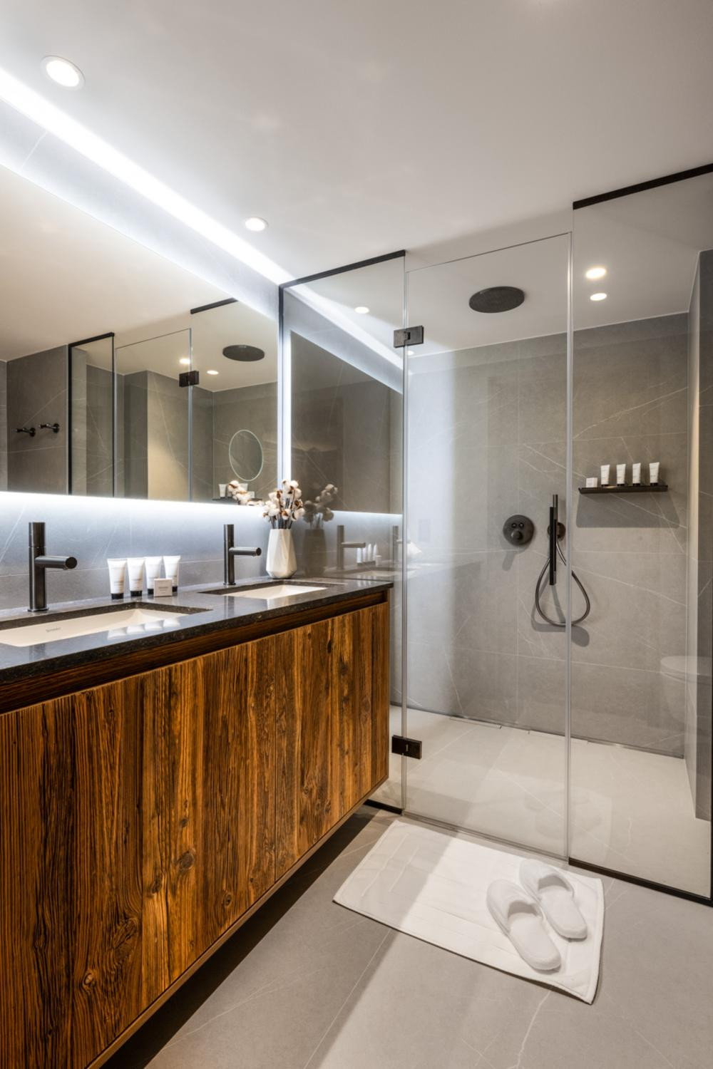 silverstone-valdisere-philippe-gal-a01-071-799052