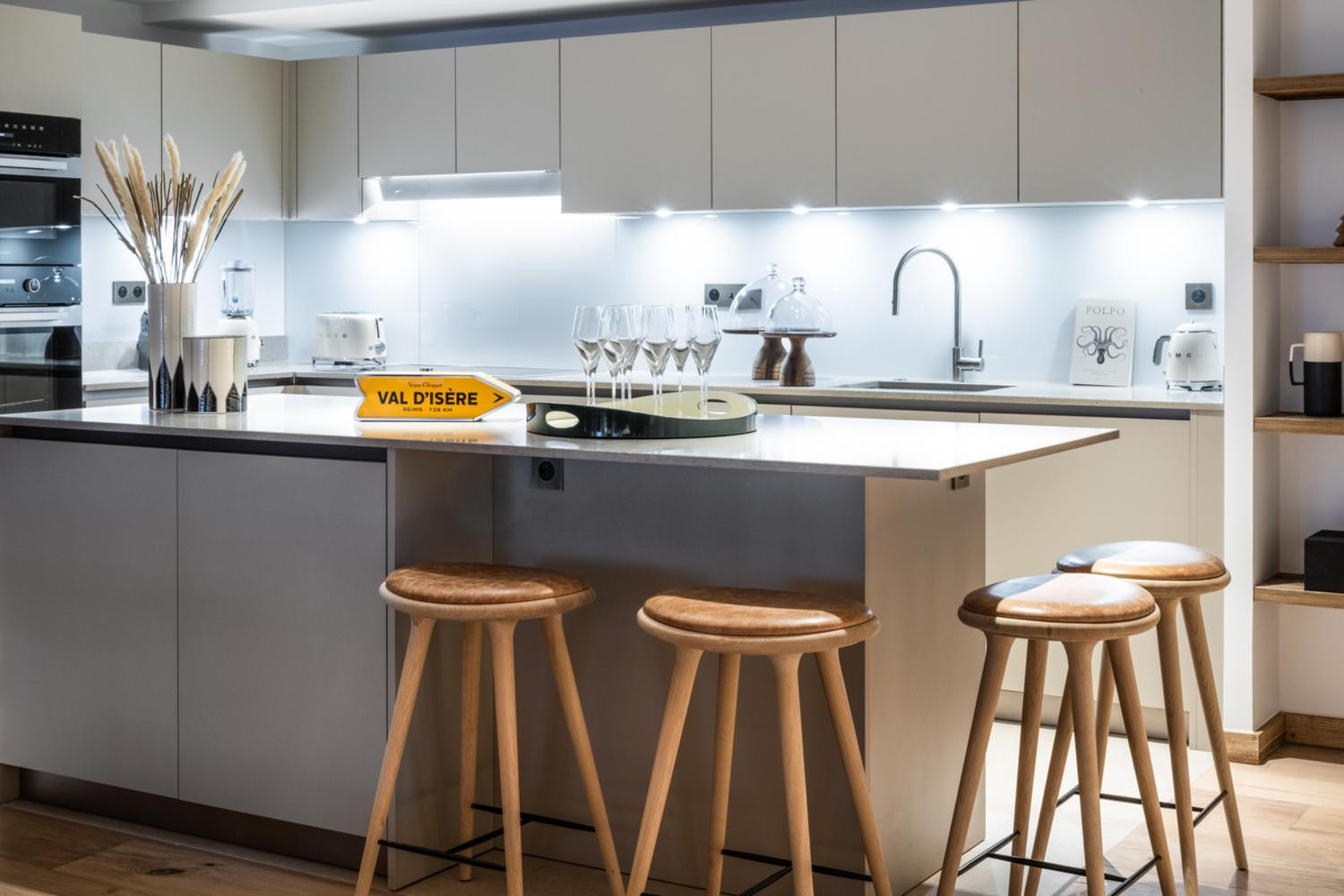 silverstone-valdisere-philippe-gal-a02-037-799058