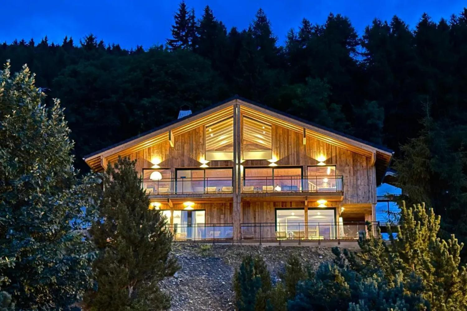 sublime-chalet-16-personnes-avec-sauna-jacuzzi-1465278