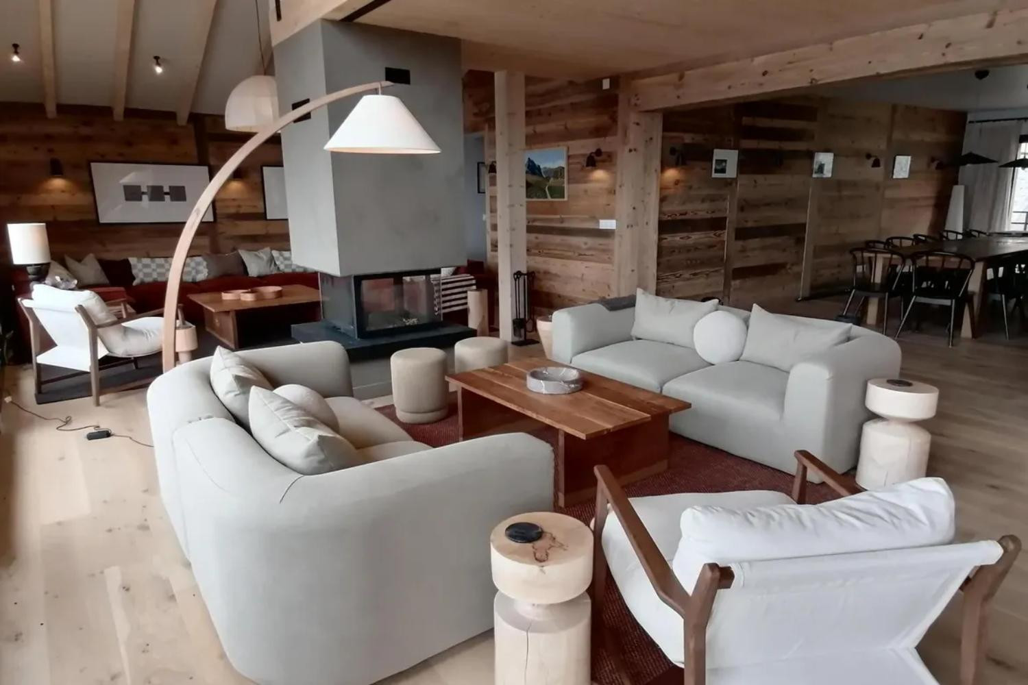 sublime-chalet-16-personnes-avec-sauna-jacuzzi-2-1464636