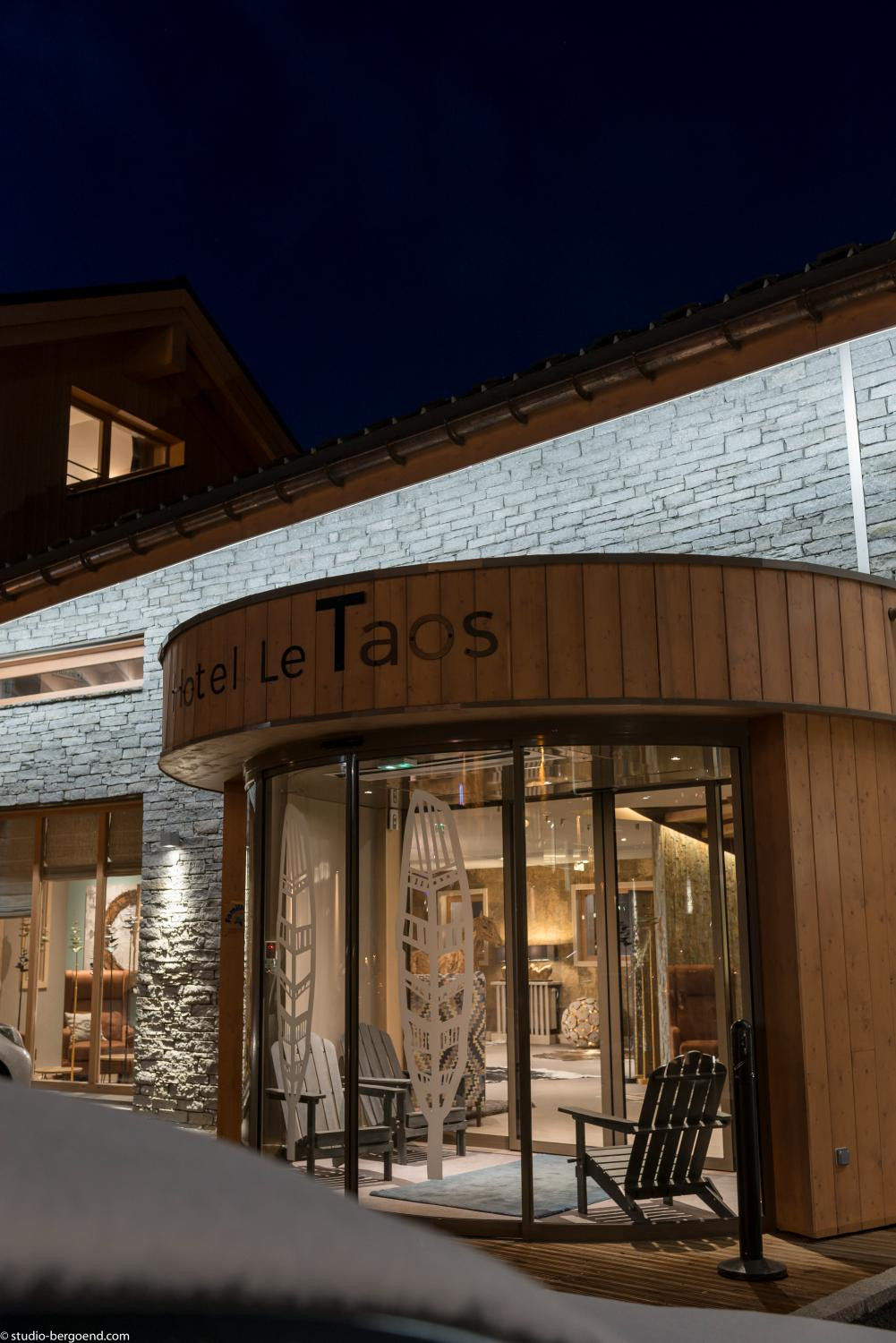 taos-tignes-entrance-326363