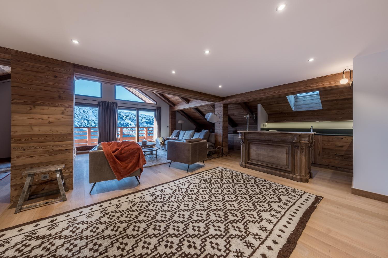 the-penthouse-of-yeti-meribe-living-room-1453616