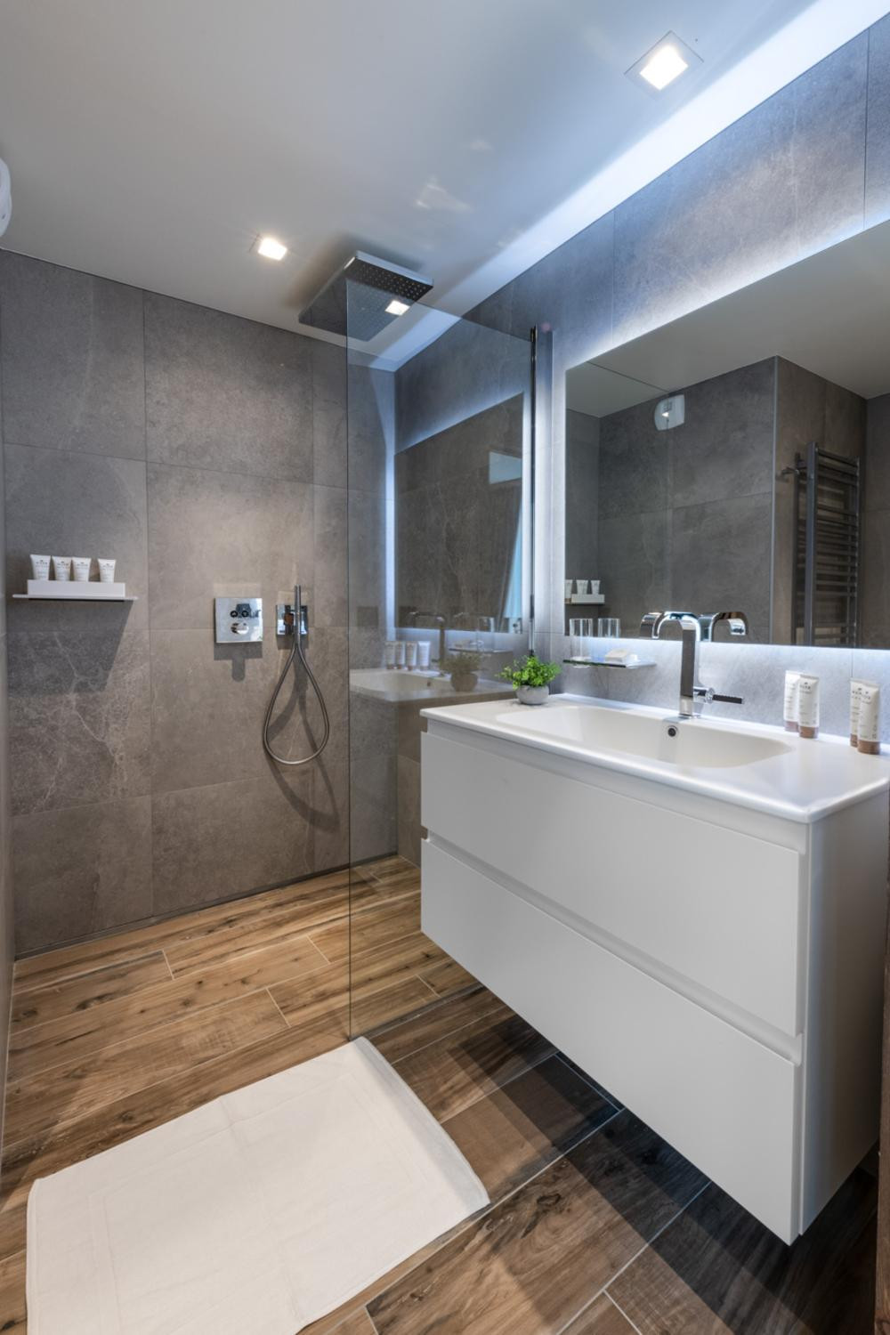 vail-lodge-val-disere-a22-001-760979