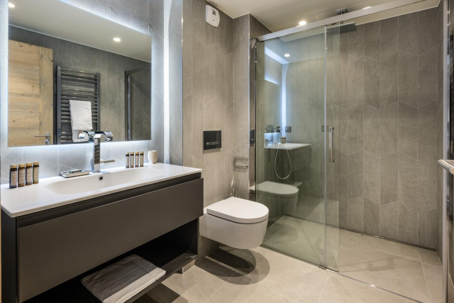 vail-lodge-val-disere-a31-07-760988