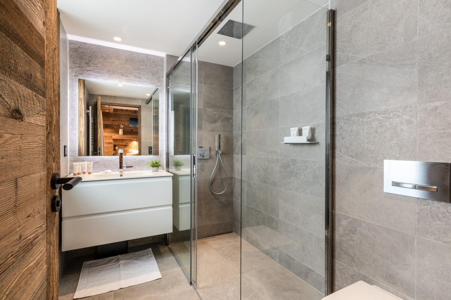 vail-lodge-val-disere-b12-010-761021