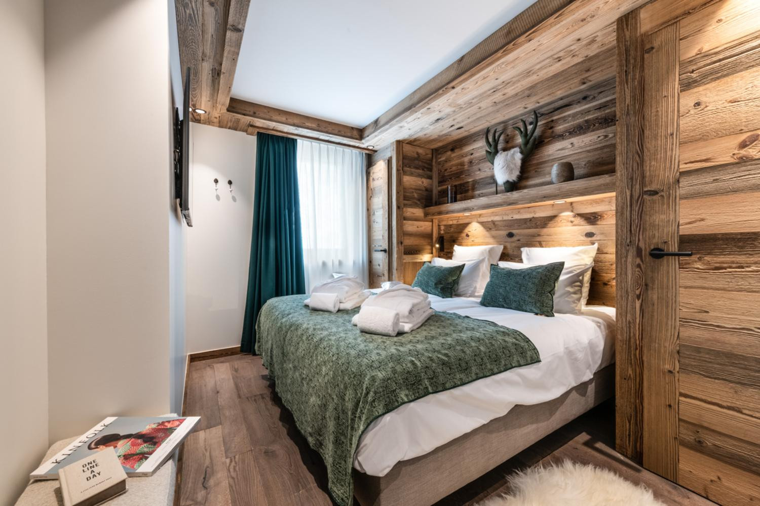 vail-lodge-val-disere-b12-044-761014