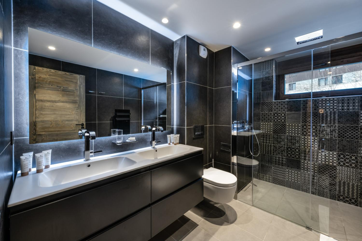 vail-lodge-val-disere-b41-021-761070