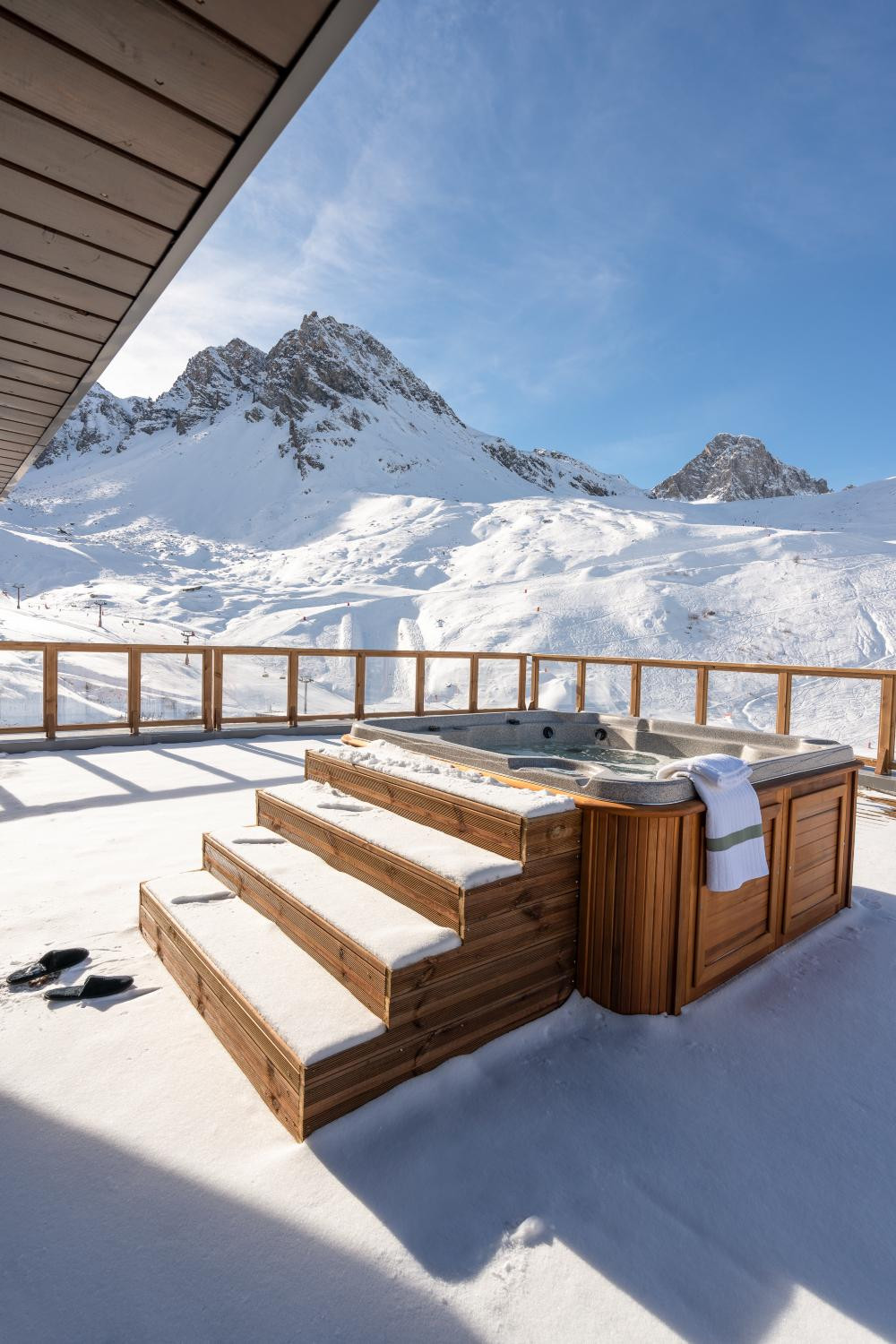 ynycio-tignes-apt24-5p8-vip-rooftop-jacuzzi-333537