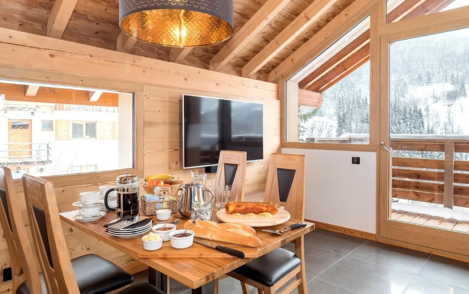 yukon-dining-1450050 yukon-dining-1450050