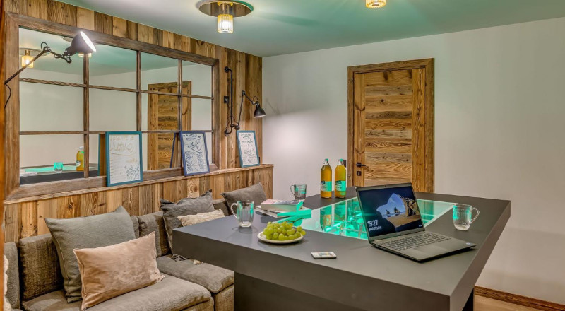 0000000372-10-1229910