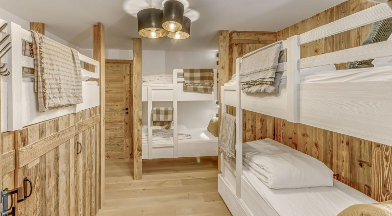 0000000372-12-1229918