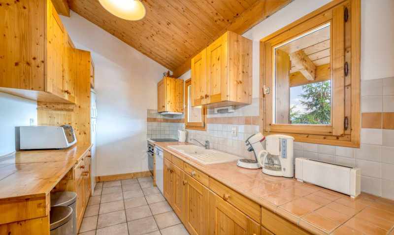 028eac1c-7668-474a-956f-30009b8cde76-1451552