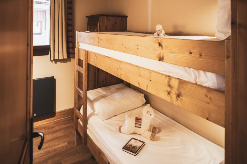 04-montagnettes-residence-sapiniere-menuires-3p6c-cabine-02-cande-2026-1450700