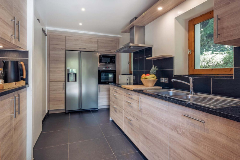 05ab788c-8281-4c0d-9811-9a8e943fea4d-1450982