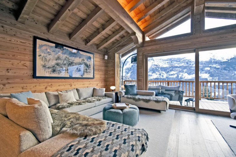 06f3cb89-d3ff-47d7-9860-f99985132838-1267135