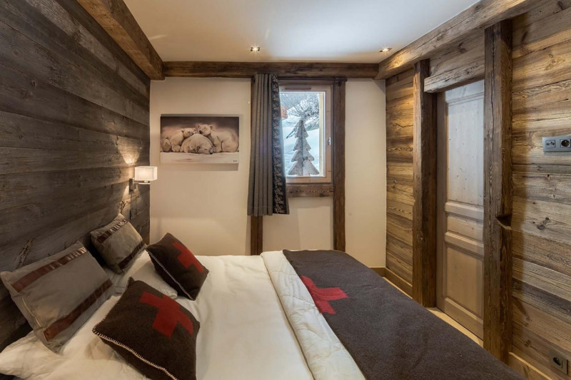 110f4822-f8f7-42d0-b459-56648b0f8a4a-1450938