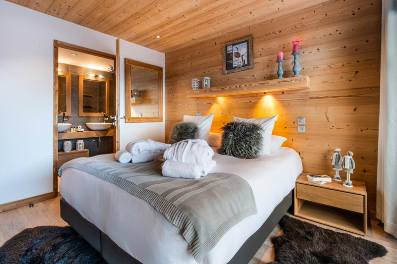 11pg-whistler-lodge-b03-005-1147566