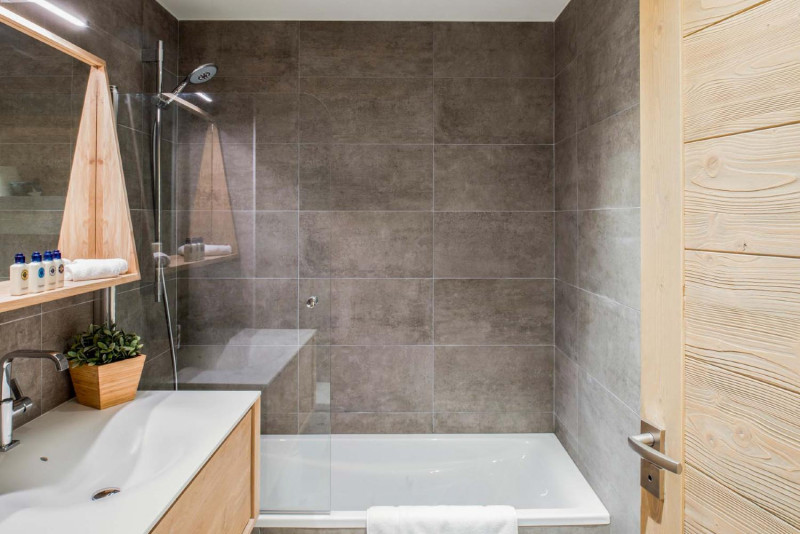 13mammoth-lodge-d11-047-1147851