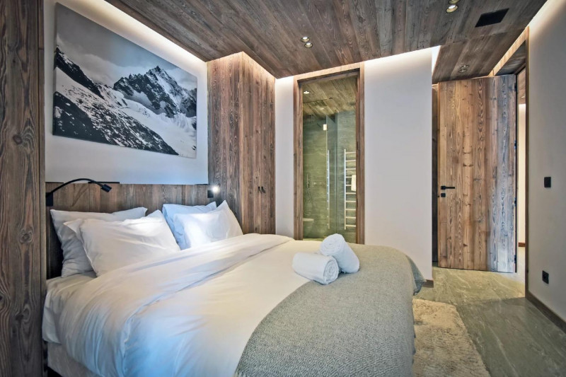 1e6c5c45-90c2-49fe-9213-aa1697ac51b6-1451058