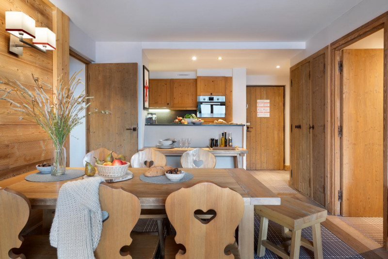 2-dining-area-2-bedrooms-chalet-du-forum-1038696