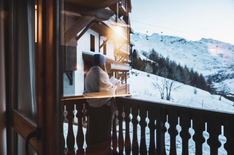 22-montagnettes-residence-sapiniere-menuires-4p6s-balcon-figurant-02-cande-2026-1450715