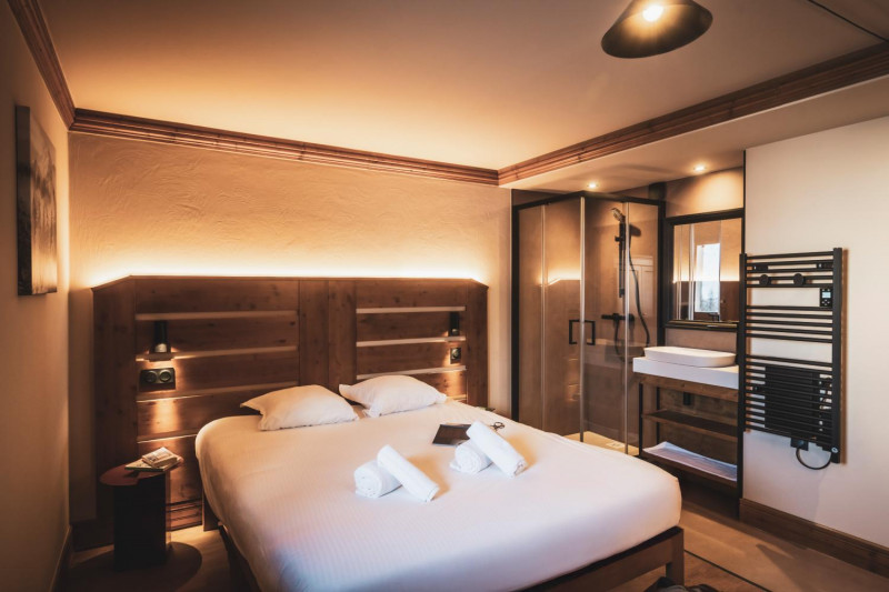 22-montagnettes-residence-sapiniere-menuires-4p6s-chambre-double-03-cande-2026-1450716