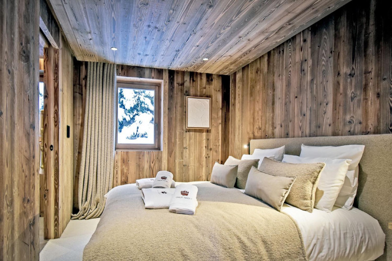 26f9782b-e718-4267-85f4-83391bfb5e6b-1451087