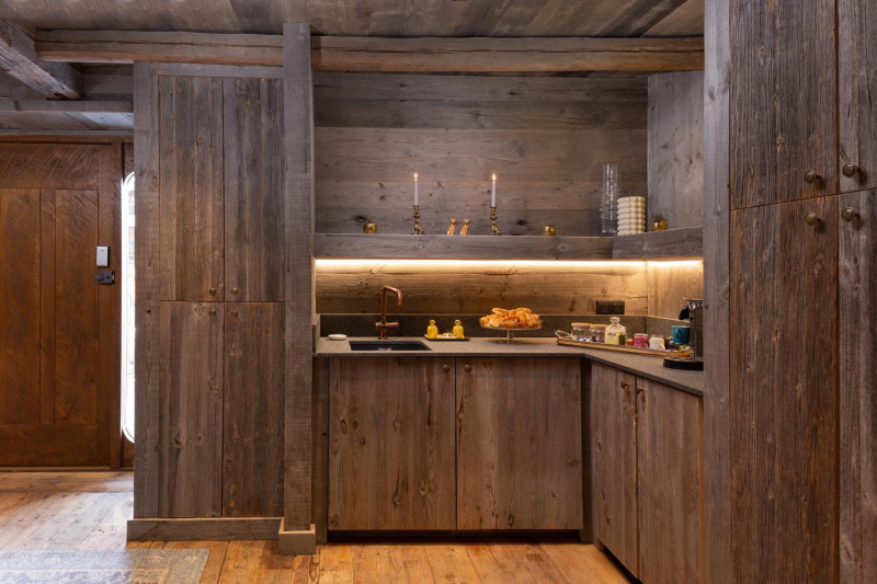 2adff739-cb06-4109-838f-845a045a2107-1451298